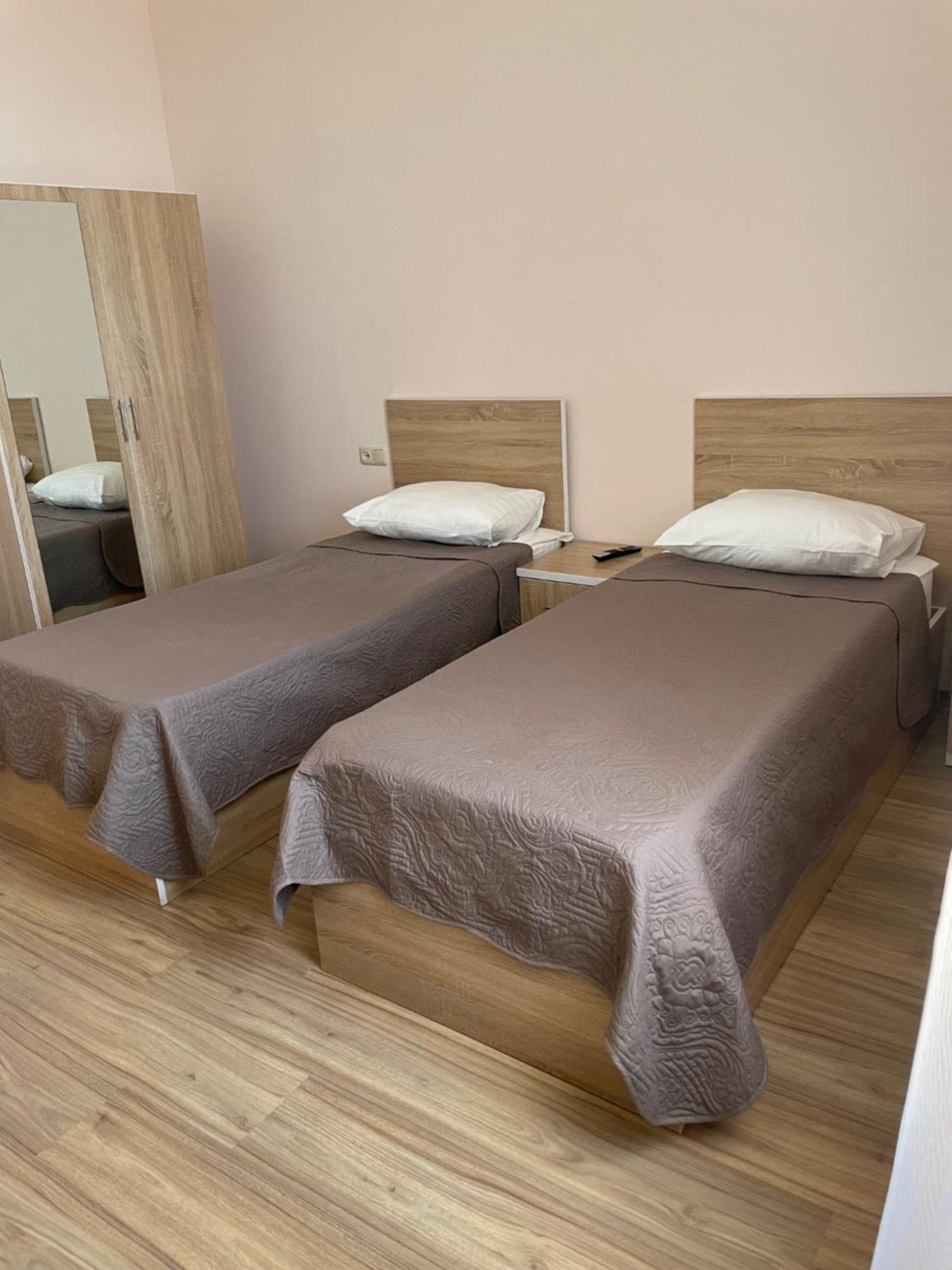 Decca Hotel Jerevan Buitenkant foto