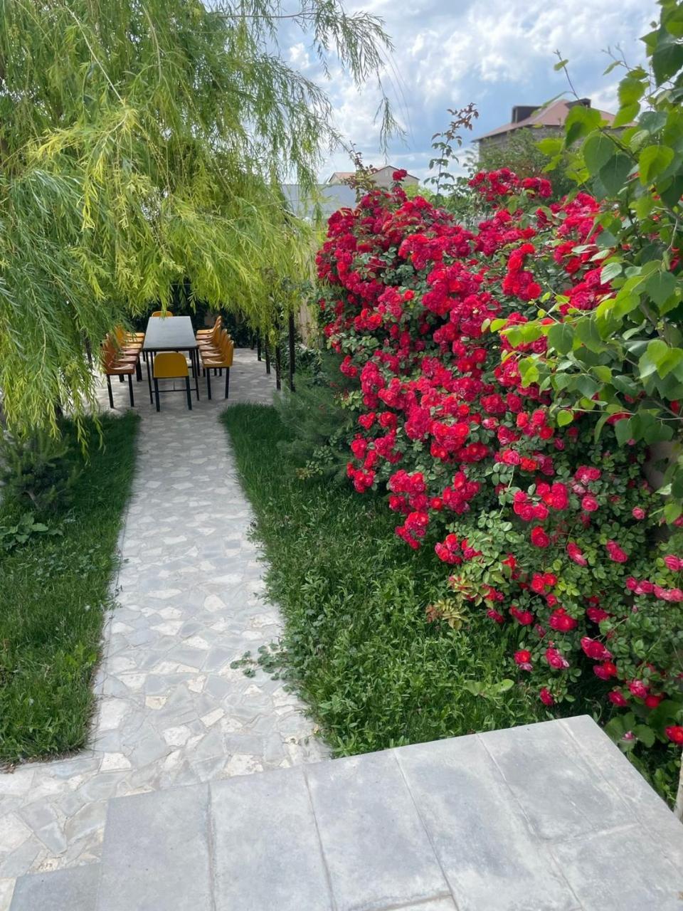 Decca Hotel Jerevan Buitenkant foto