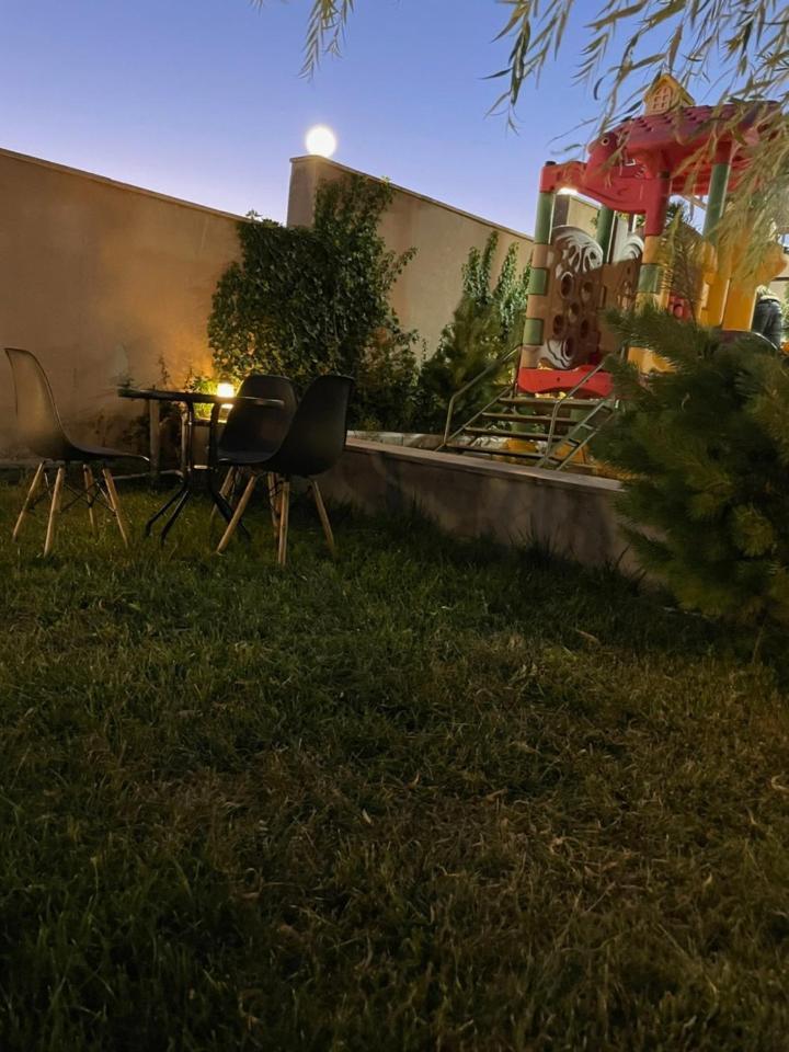 Decca Hotel Jerevan Buitenkant foto