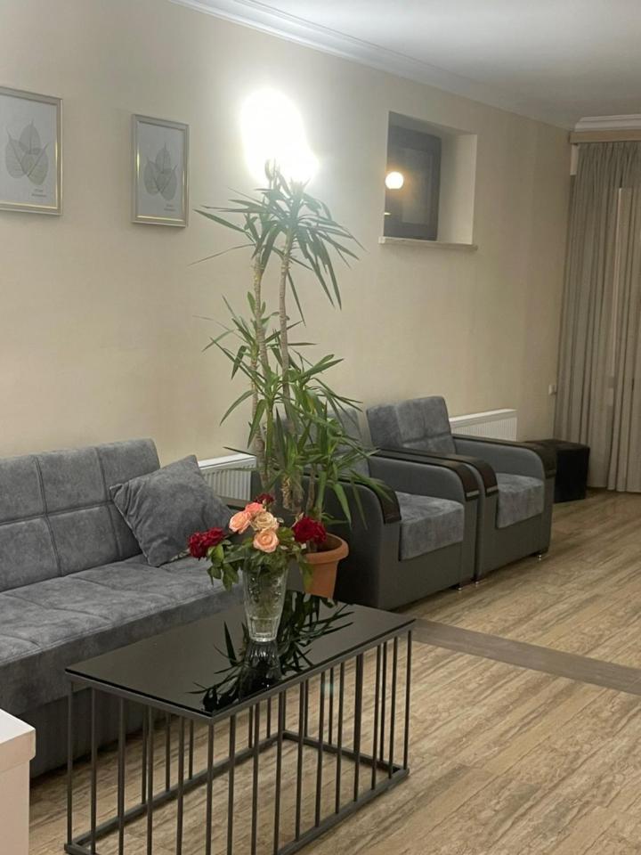 Decca Hotel Jerevan Buitenkant foto
