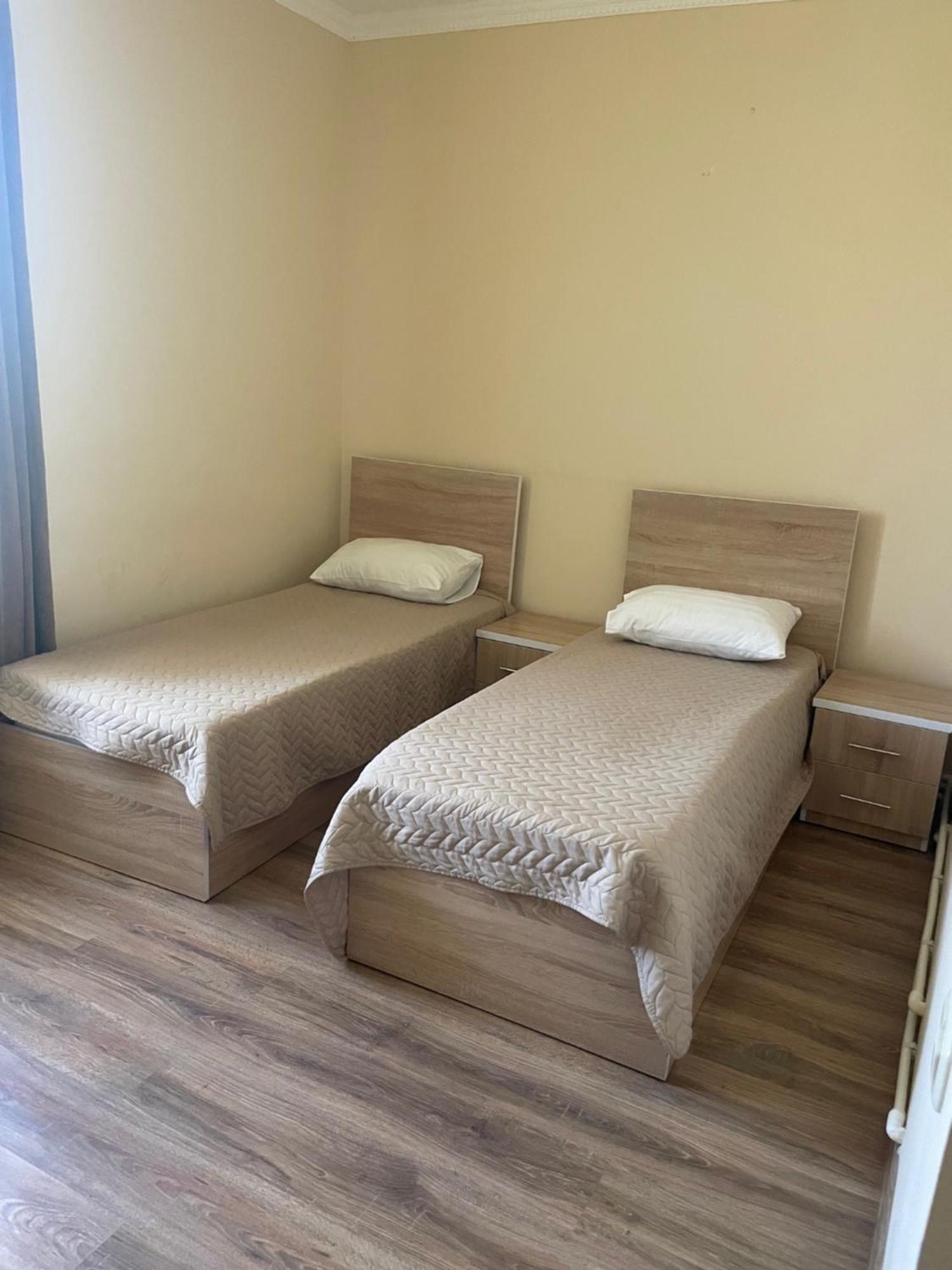 Decca Hotel Jerevan Buitenkant foto