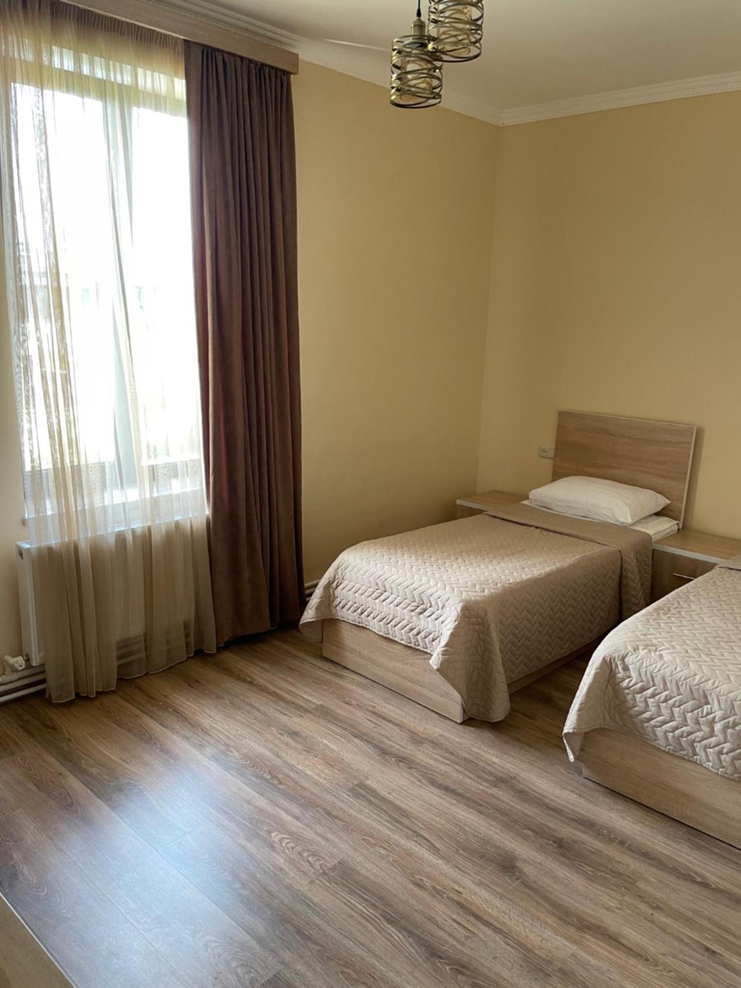 Decca Hotel Jerevan Buitenkant foto