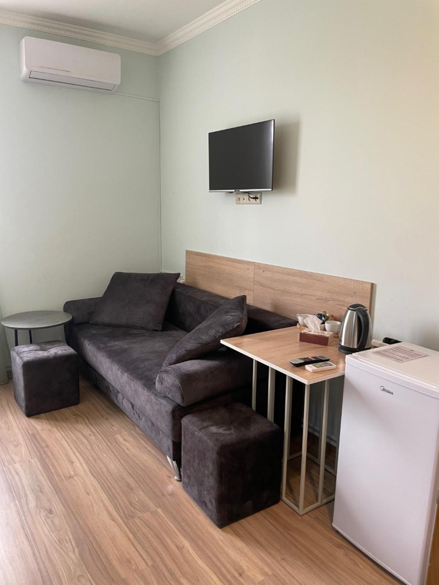 Decca Hotel Jerevan Buitenkant foto