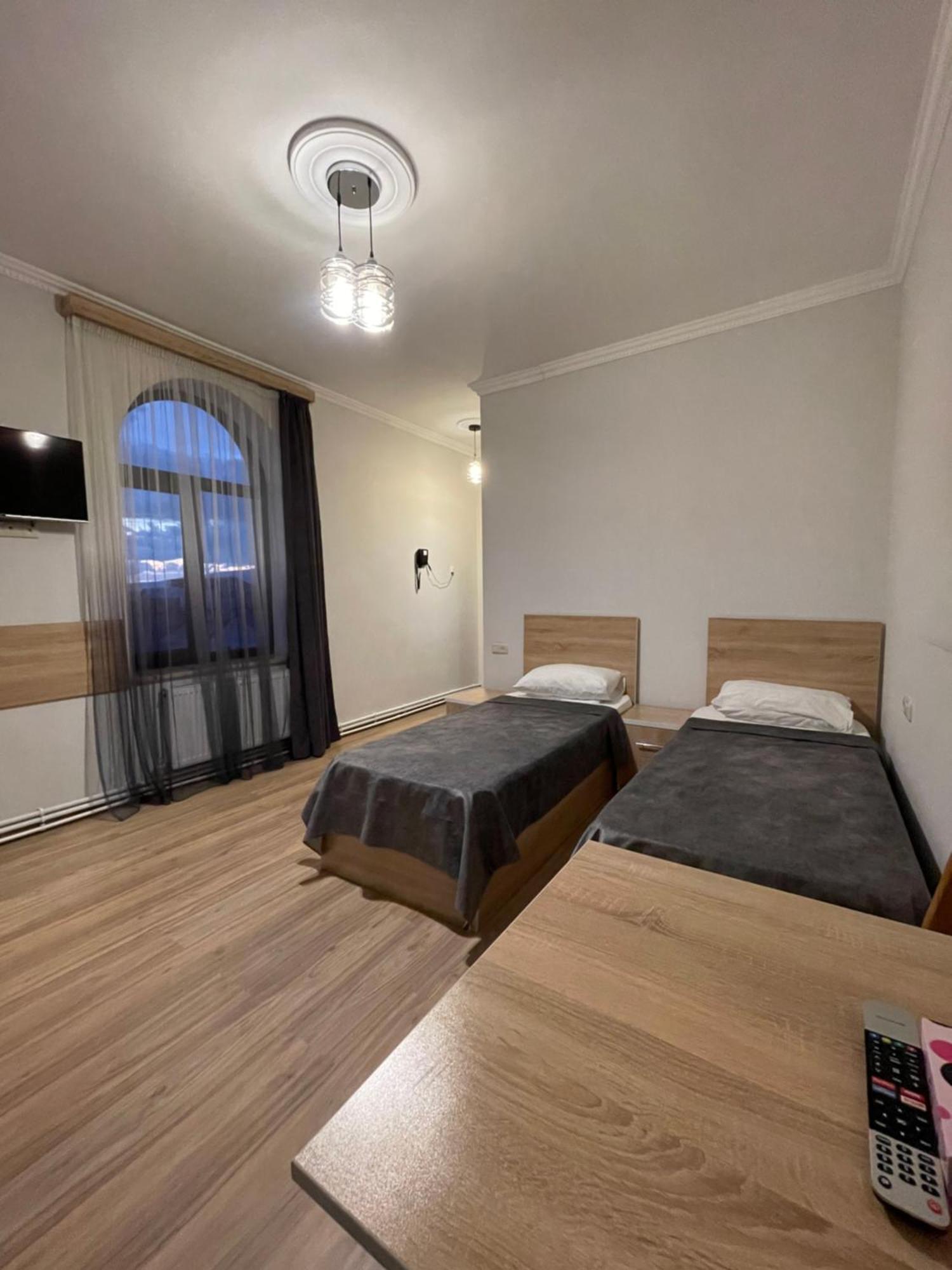 Decca Hotel Jerevan Buitenkant foto