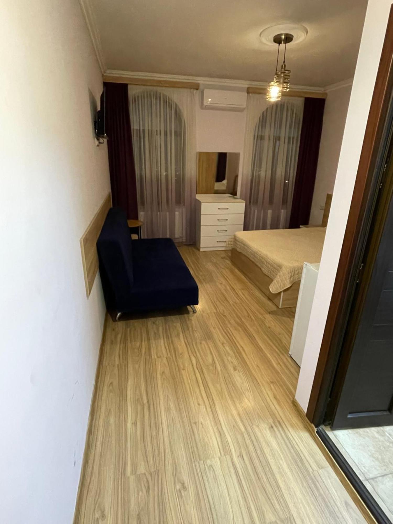 Decca Hotel Jerevan Buitenkant foto