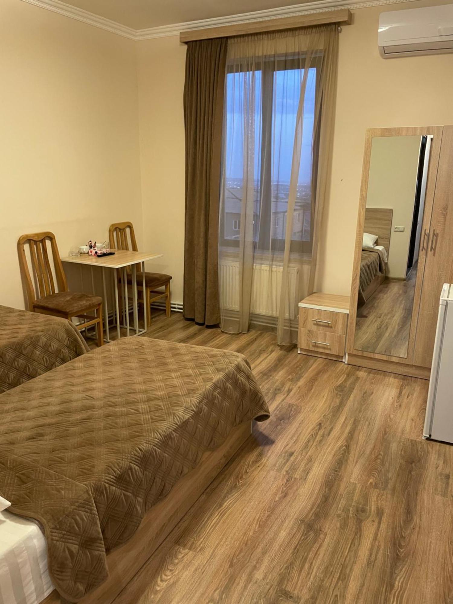 Decca Hotel Jerevan Buitenkant foto