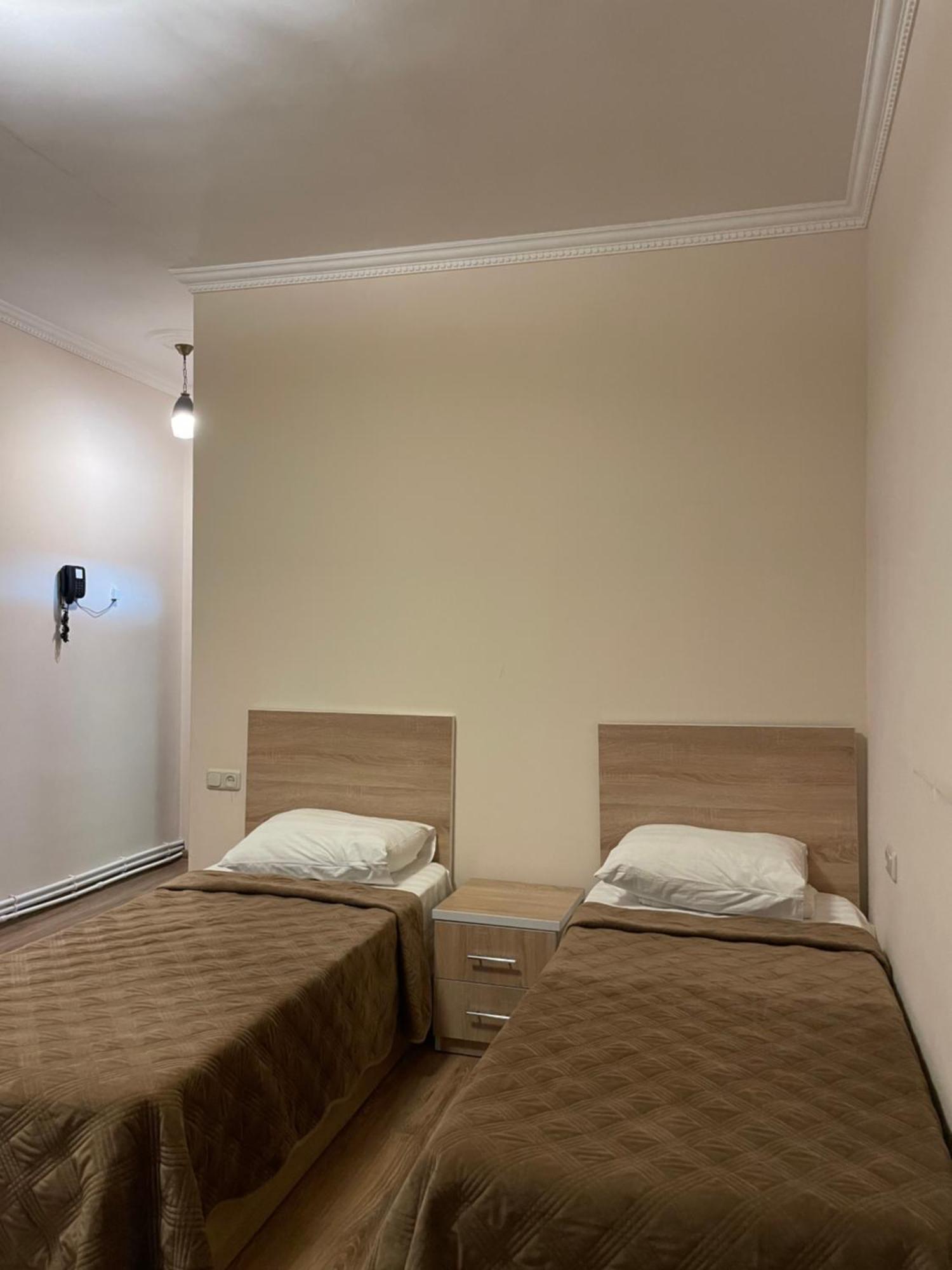 Decca Hotel Jerevan Buitenkant foto