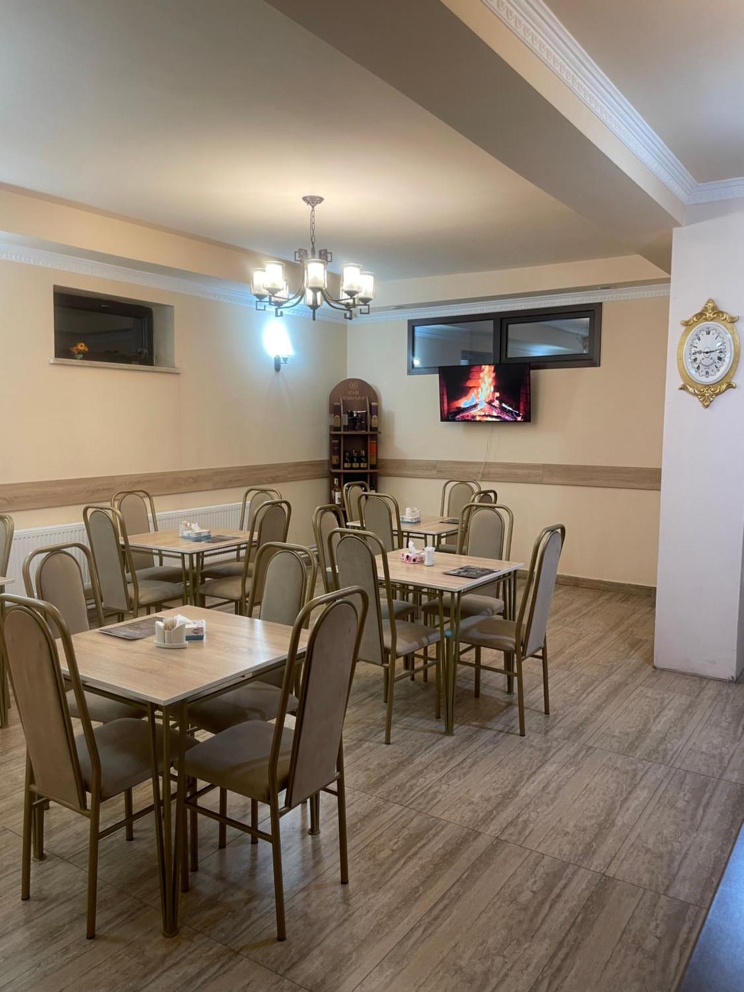 Decca Hotel Jerevan Buitenkant foto